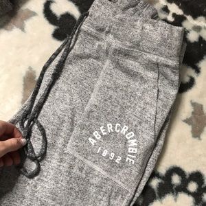ABERCROMBIE SWEATPANTS